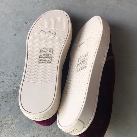 Saludos Velvet Burgundy Slip-On Shoes with Llama Design - Picture 6 of 6